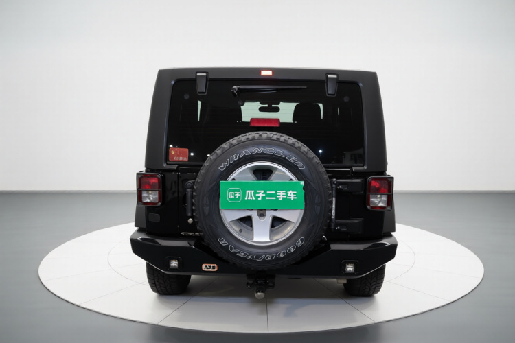 Jeep 牧马人 2014款 2.8TD Sahara 四门版车身外观6