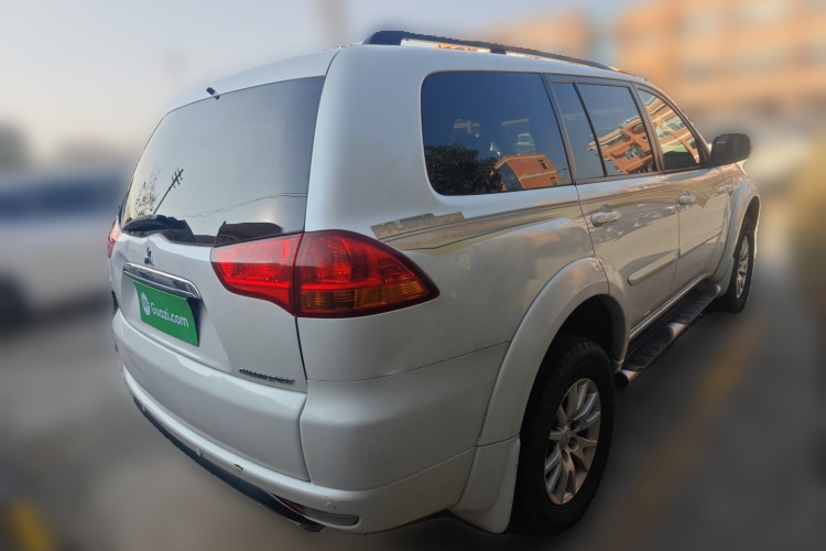 三菱 帕杰罗·劲畅 2013款 3.0L 自动两驱豪华版车身外观7