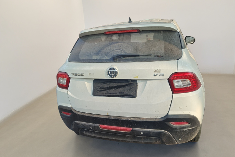 中华V3 2015款 1.5L 手动基本型车身外观6