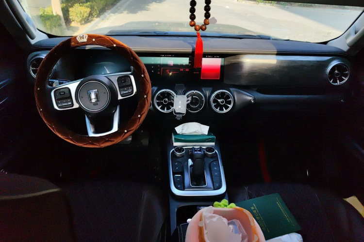 坦克300 2021款 越野版 2.0T 挑战者中控内饰12