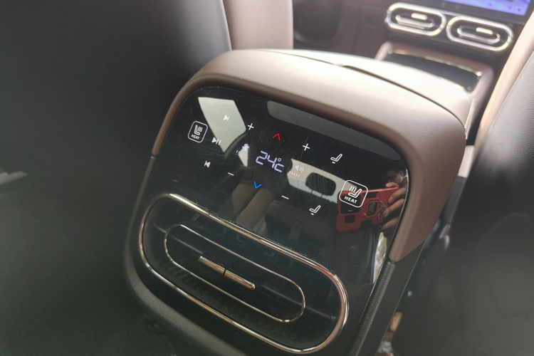 零跑汽车 零跑C01 2023款 增程 316 智享版局部细节9011