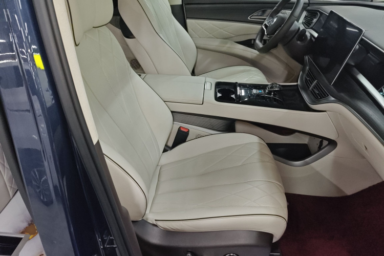 腾势D9 2024款 DM-i 980 四驱旗舰型局部细节41