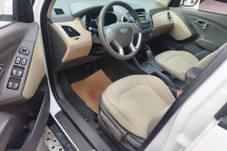 北京现代ix35 2013款 2.0L 自动两驱舒适型GL 国IV中控内饰7001