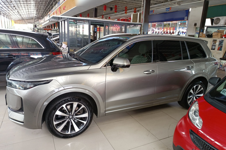 理想汽车 理想ONE 2020款 增程6座版车身外观4