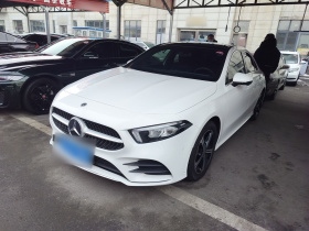 奔驰A级 2022款 改款二 A 200 L 运动轿车时尚型