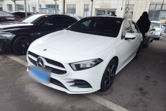 奔驰A级 2022款 改款二 A 200 L 运动轿车时尚型