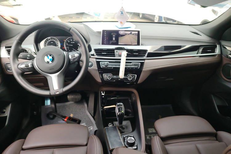 宝马X2 2020款 sDrive25i 领先型M越野套装中控内饰12