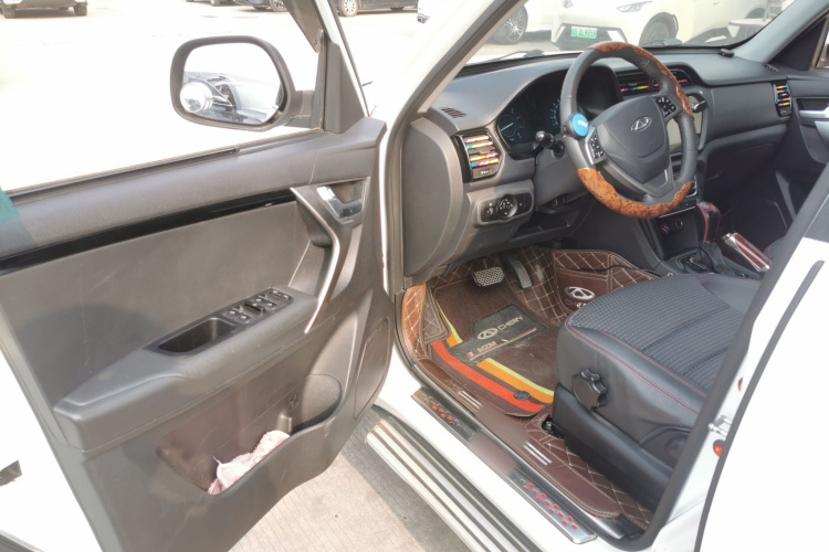 奇瑞 瑞虎3 2016款 1.6L CVT智尚版中控内饰20