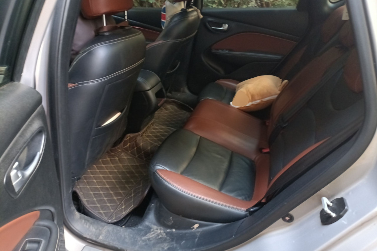 菲亚特 菲翔 2015款 1.4T 自动劲享版中控内饰21