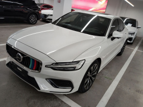 沃尔沃S60 2023款 B4 智远豪华版