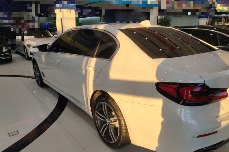 宝马5系 2022款 改款二 530Li xDrive 豪华套装车身外观6003