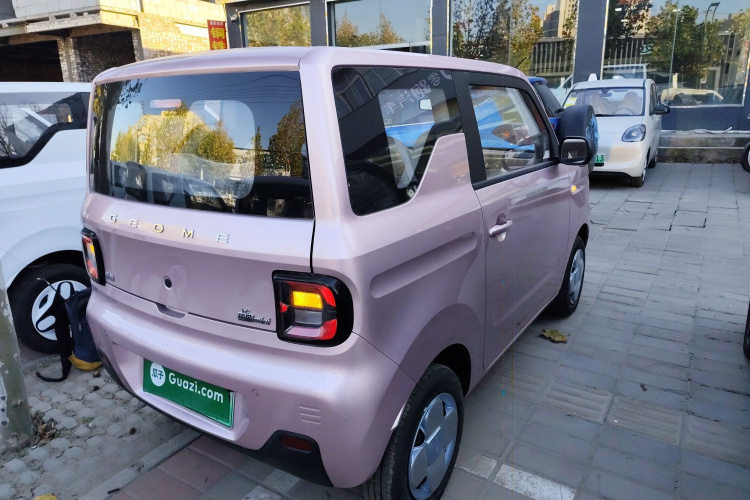 吉利银河 2024款 熊猫mini 200km 耐力熊车身外观7