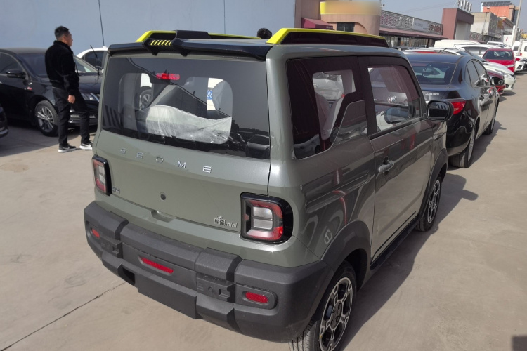 吉利银河 2025款 210km 熊猫骑士车身外观7