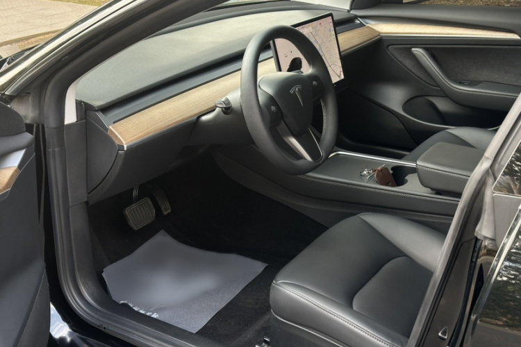 特斯拉 Model 3 2021款 标准续航后驱升级版中控内饰7001