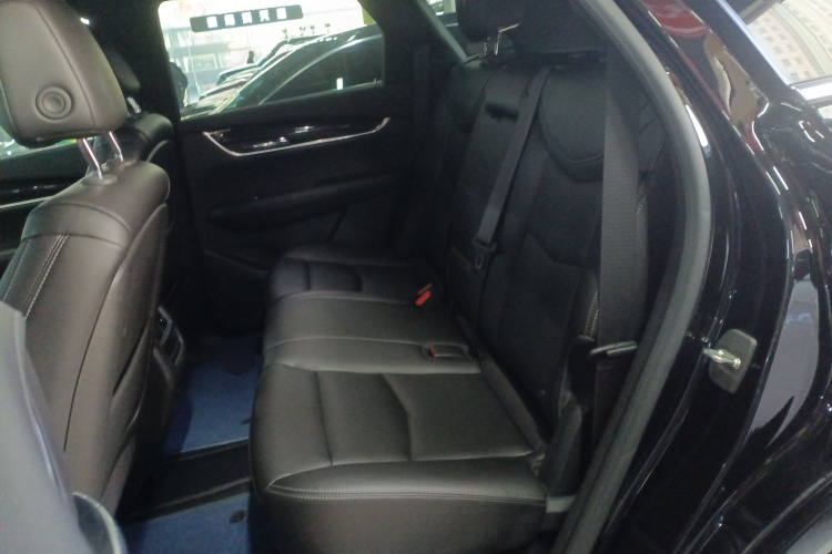 凯迪拉克XT5 2022款 2.0T 两驱豪华型中控内饰21