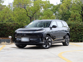 东风奕派 eπ008 2025款 210Ultra如奕版 5座