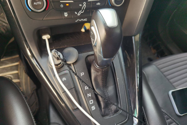 福特 福克斯 2017款 两厢 EcoBoost 180 自动精英型局部细节18