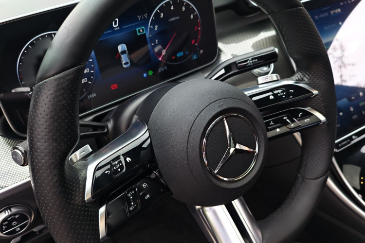 奔驰C级 2022款 C 260 L 运动版局部细节13