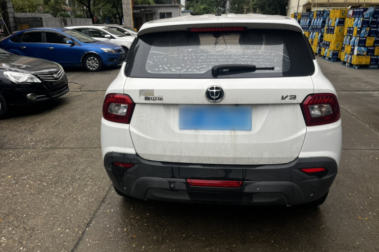 中华V3 2016款 1.5L 自动舒适型车身外观6004