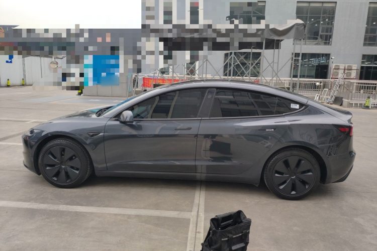 特斯拉 Model 3 2025款 后轮驱动版车身外观6003