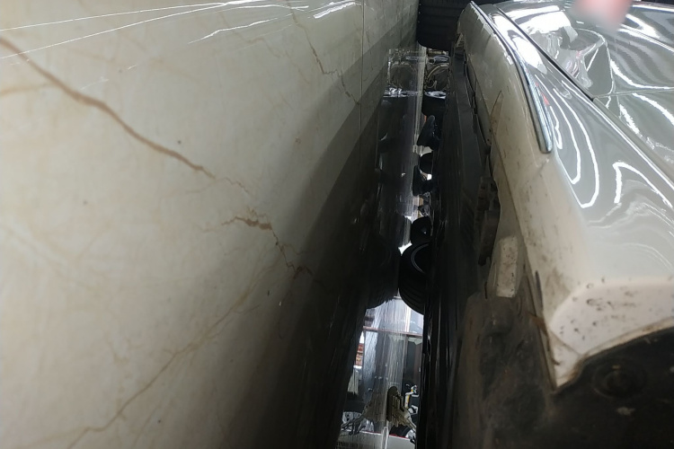 奔驰C级 2023款 改款二 C 260 L 运动版局部细节9001