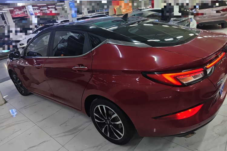 江汽集团 嘉悦A5 2020款 1.5T CVT超越型车身外观4