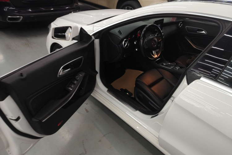 奔驰CLA 2018款 CLA 200 动感型中控内饰7003