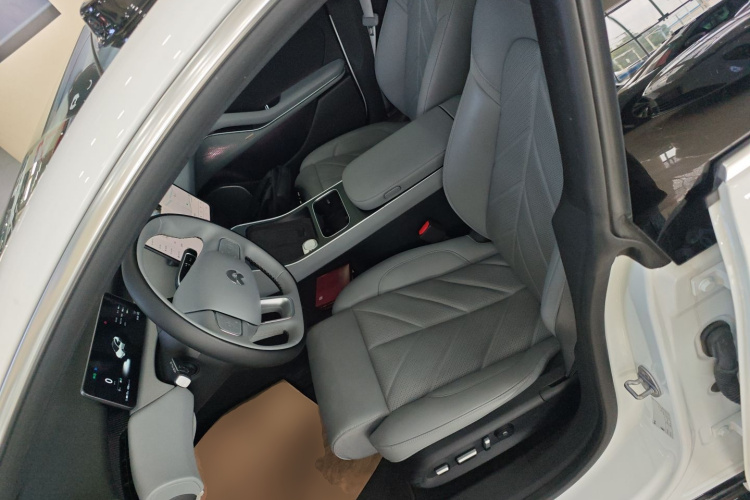 蔚来ET5 2025款 75kWh中控内饰19