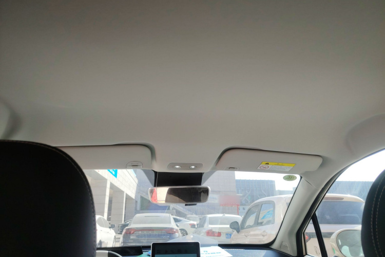 哪吒汽车 哪吒AYA 2023款 318 Lite中控内饰22