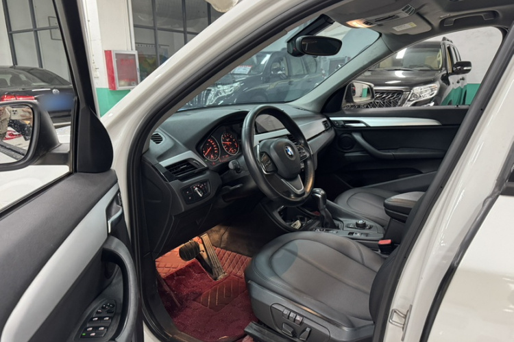 宝马X1 2016款 sDrive18Li 时尚型车身外观6006