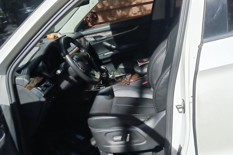 汉腾汽车 汉腾X7 2016款 1.5T 手动尊享型局部细节19