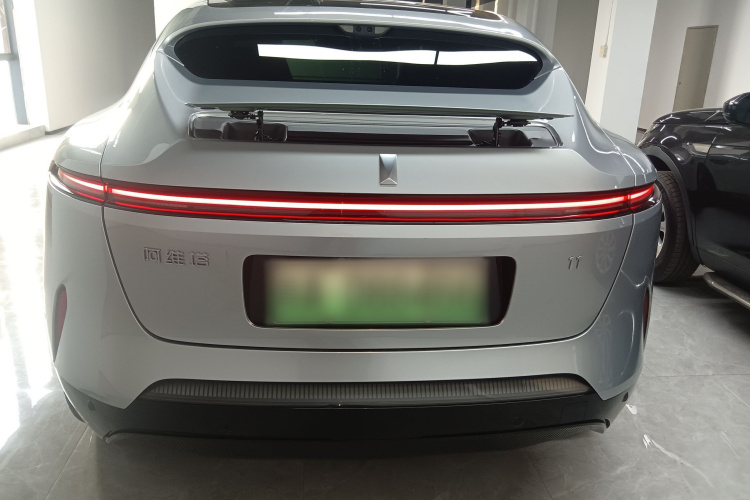 阿维塔11 2022款 长续航双电机奢享版 4座车身外观6