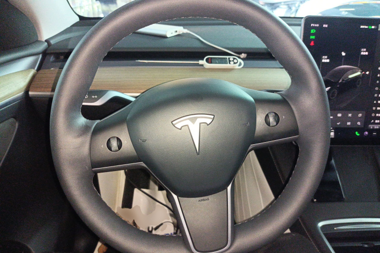 特斯拉 Model Y 2022款 改款 后轮驱动版中控内饰13