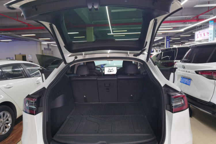 特斯拉 Model Y 2022款 长续航全轮驱动版局部细节23