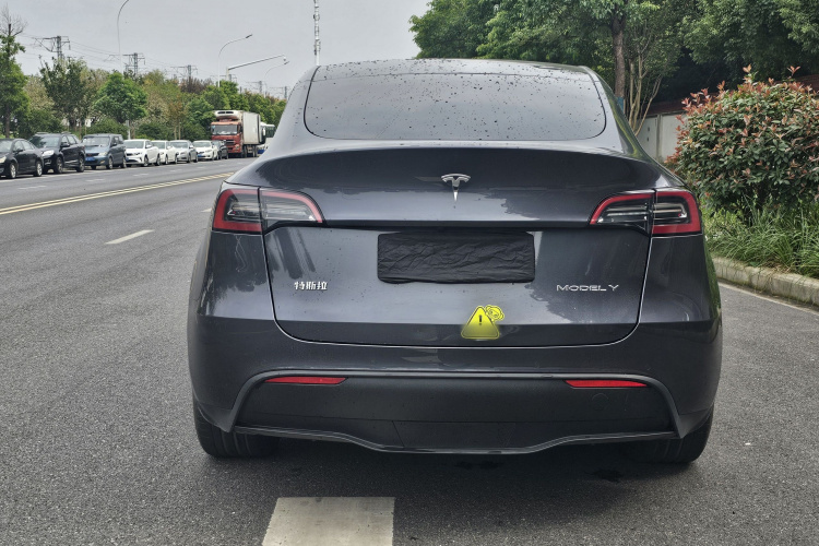 特斯拉 Model Y 2022款 改款 后轮驱动版车身外观6012