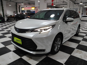 丰田 赛那SIENNA 2023款 2.5L混动 舒适版