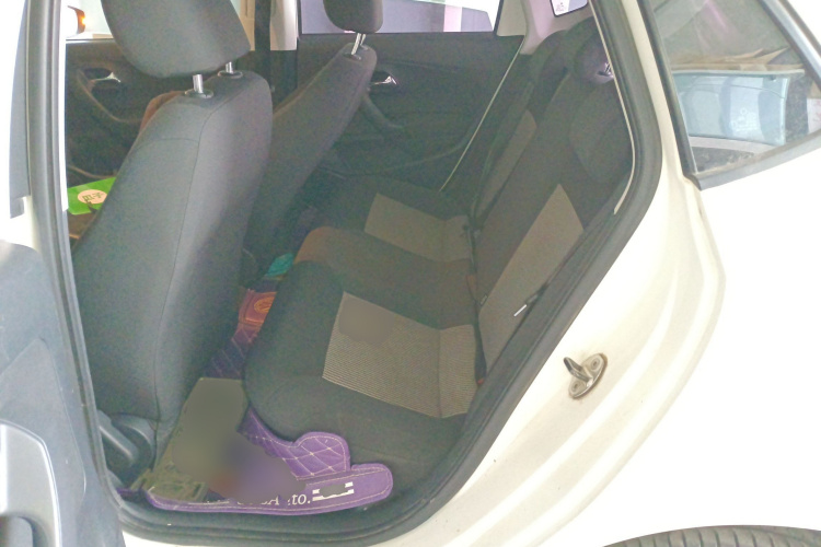 大众 Polo 2016款 1.4L 手动风尚型中控内饰7004