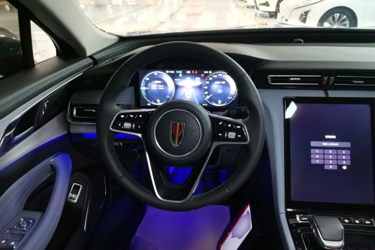 红旗H5 PHEV 2025款 170 超混版中控内饰13