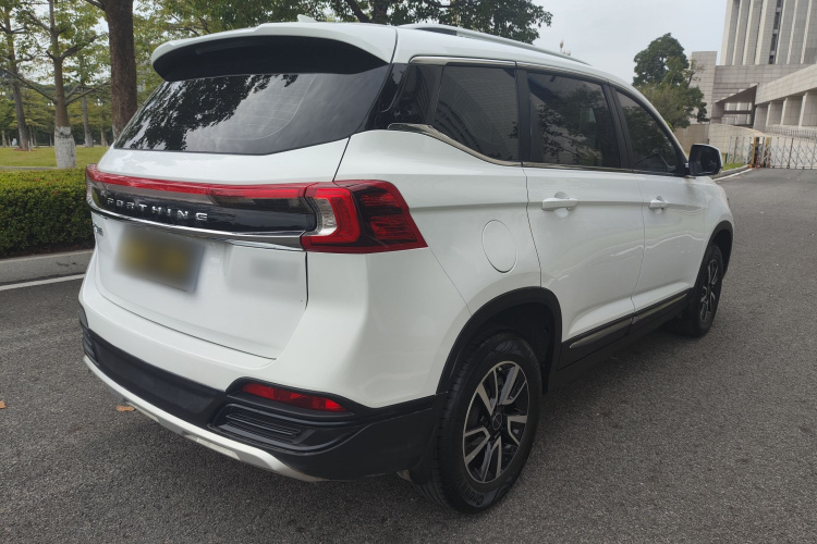 东风风行 风行T5 2022款 盛世款 1.6L 手动筑梦版五座车身外观6006