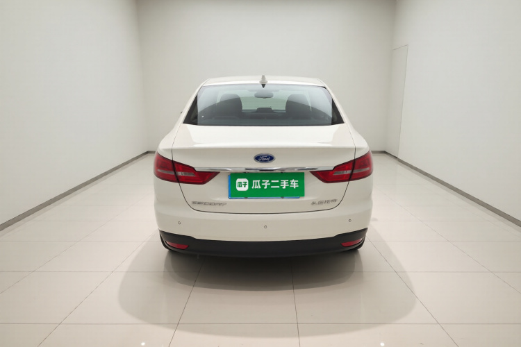 福特 福睿斯 2019款 改款 1.5L 自动悦享型 国VI车身外观6