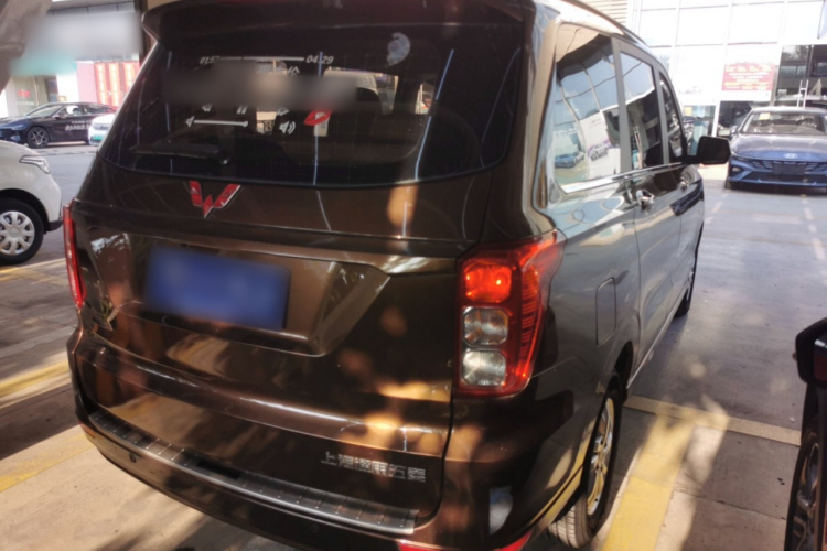 五菱汽车 五菱宏光 2018款 1.5L S舒适型L2B车身外观6005