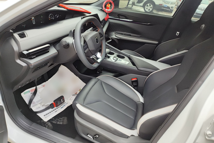 长安UNI-V 2023款 1.5T 尊贵型局部细节19