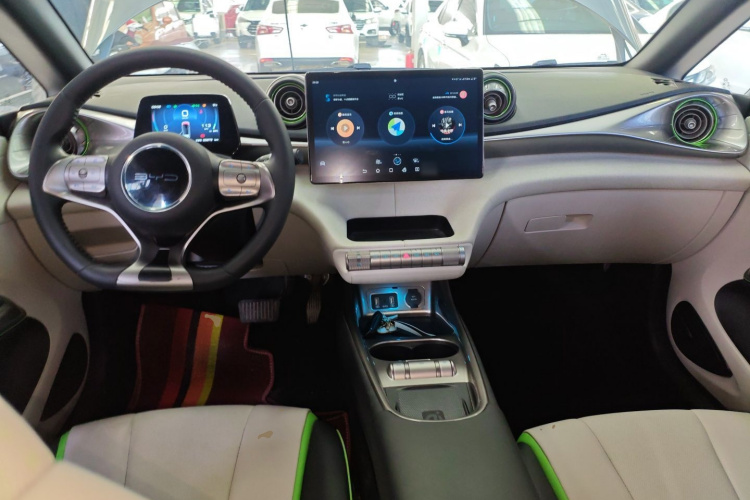 比亚迪 海豚 2021款 405km 时尚版中控内饰7002