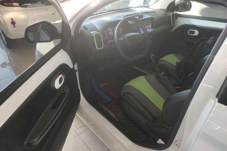 荣威 科莱威CLEVER 2021款 302km新四座超能版中控内饰20