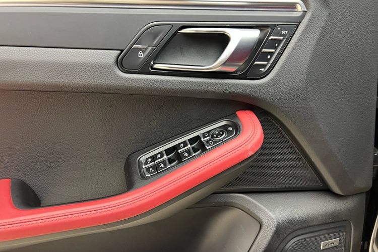 保时捷 2021款 Macan 2.0T中控内饰7011