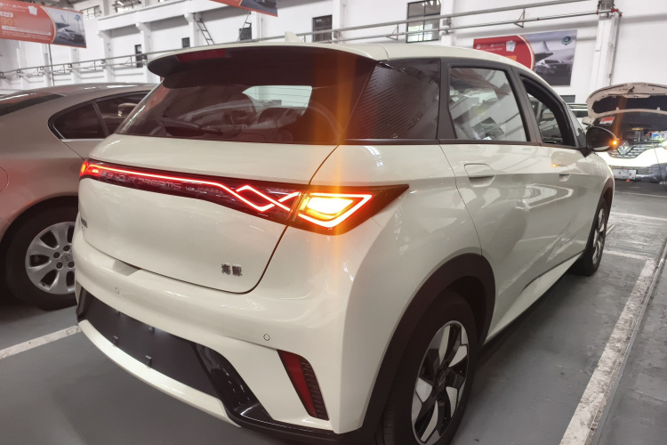 比亚迪 海豚 2025款 420km 自由版车身外观7