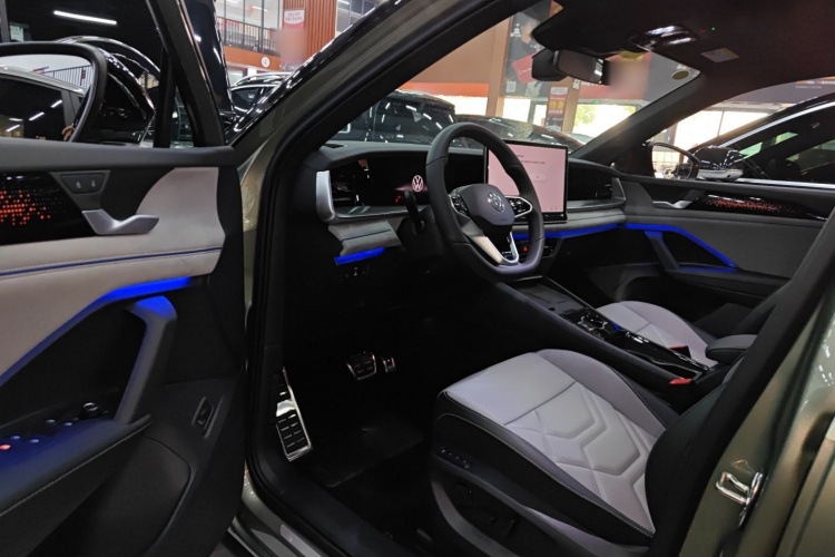 大众 2025款 探岳L 380TSI 四驱豪华Easy包中控内饰20