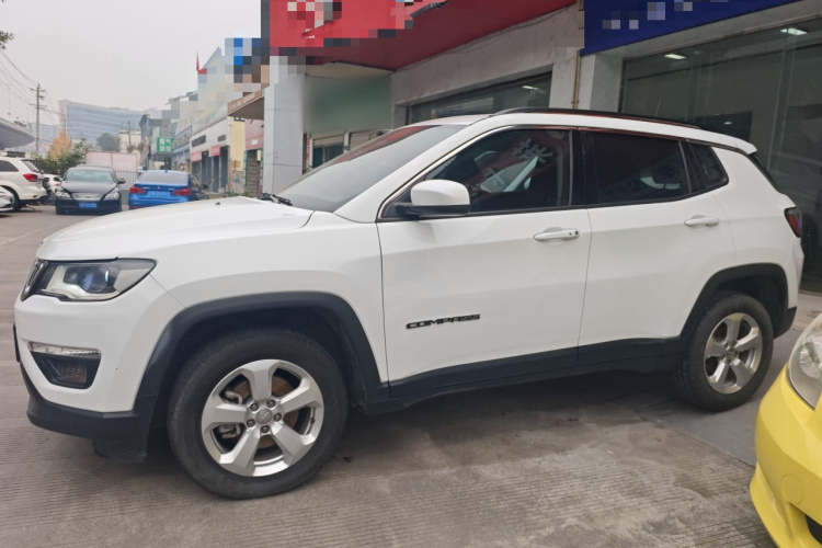 Jeep 指南者 2019款 200T 自动家享四驱-互联大屏版车身外观6003