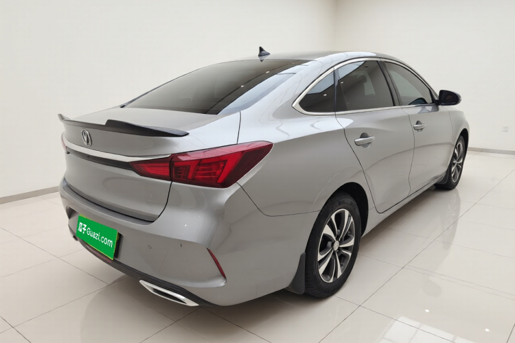 长安 逸动 2020款 PLUS 蓝鲸NE 1.4T GDI DCT尊贵型车身外观7