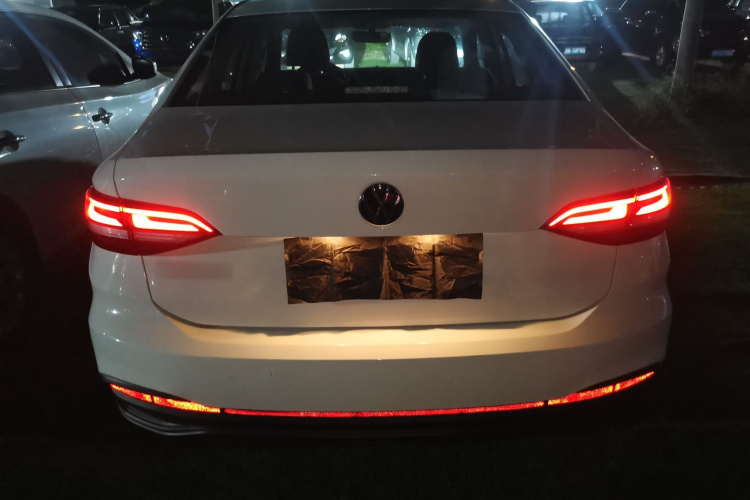 大众 朗逸 2023款 1.5L 自动得逸版车身外观6004